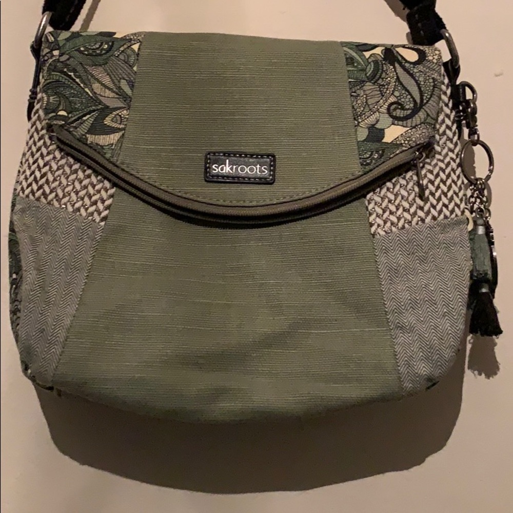 Sakroots Flap Crossbody (Olive Spirit Dessert)